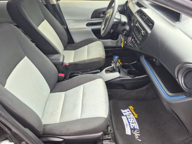2013 Toyota PRIUS c Two