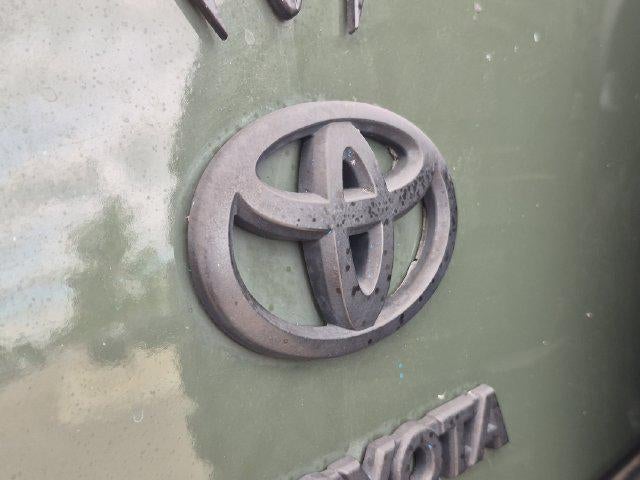 2013 Toyota FJ CRUISER Base