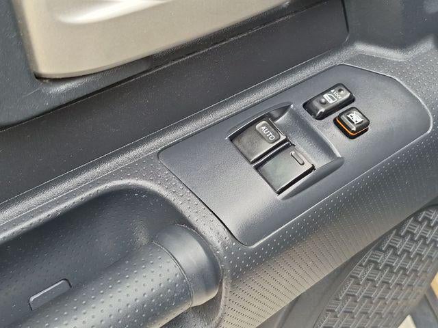 2011 Toyota FJ CRUISER Base