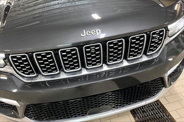 2022 Jeep Grand Cherokee Summit