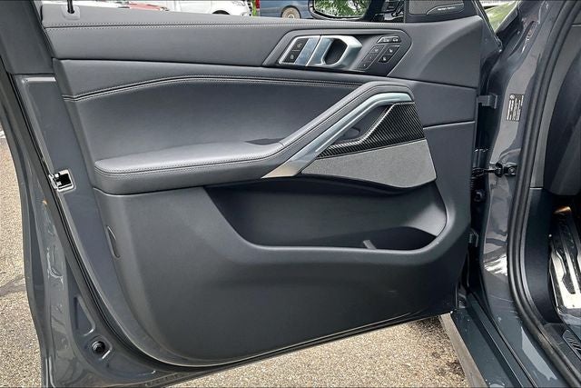 2027 BMW X6 M60i