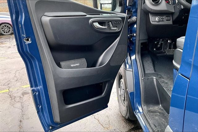 2026 Mercedes-Benz Sprinter 2500 Crew 144 WB
