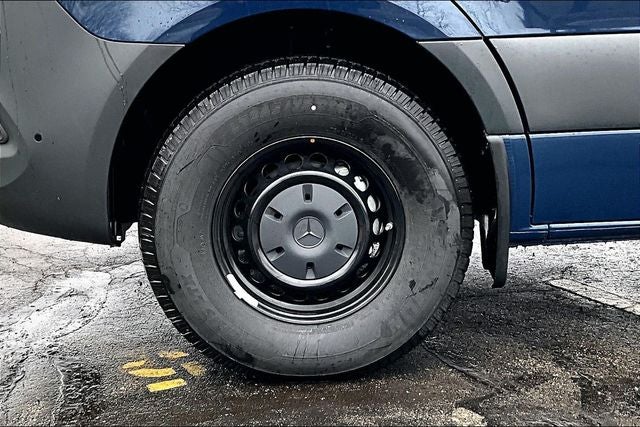 2026 Mercedes-Benz Sprinter 2500 Crew 144 WB