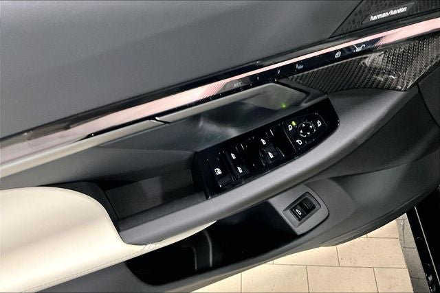 2026 BMW 5 Series 550e xDrive