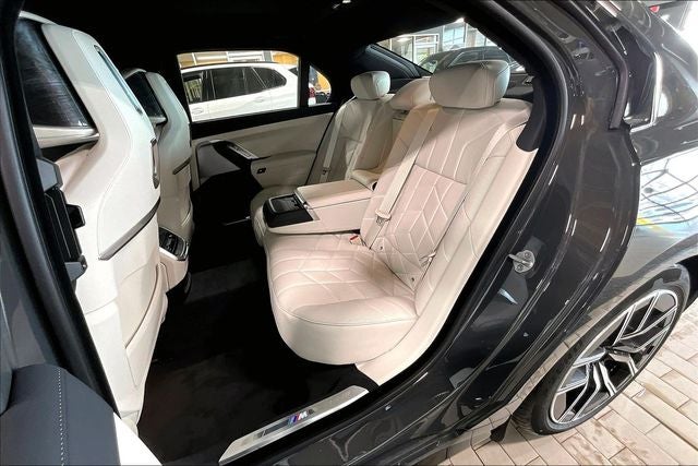 2026 BMW 7 Series 750e xDrive