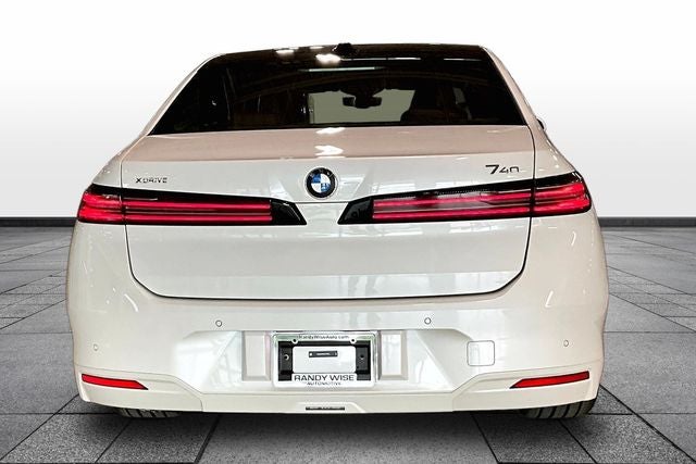 2027 BMW 7 Series 740i xDrive
