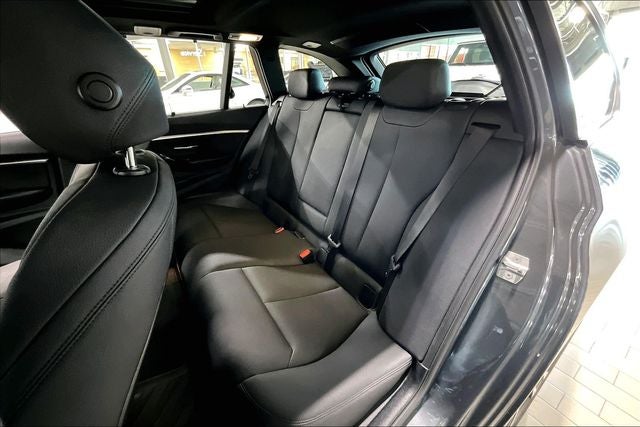 2018 BMW 3 Series 330i xDrive