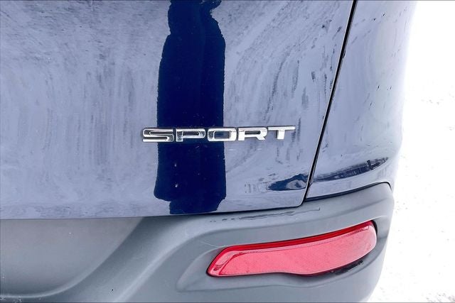 2016 Jeep Cherokee Sport