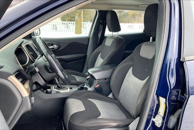 2016 Jeep Cherokee Sport