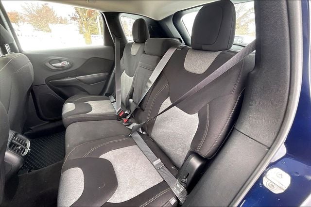 2016 Jeep Cherokee Sport