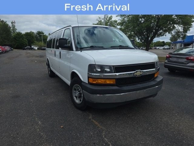 2017 Chevrolet Express 3500 LT Passenger