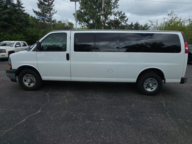 2017 Chevrolet Express 3500 LT Passenger