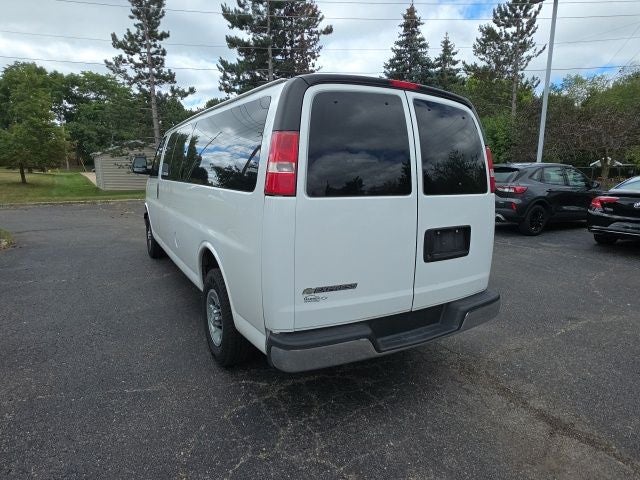 2017 Chevrolet Express 3500 LT Passenger
