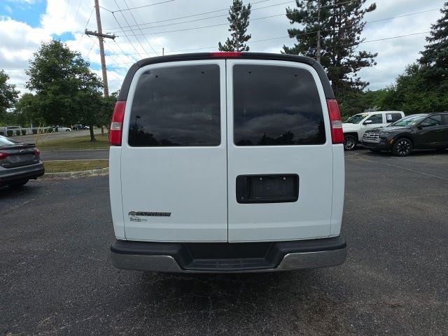 2017 Chevrolet Express 3500 LT Passenger