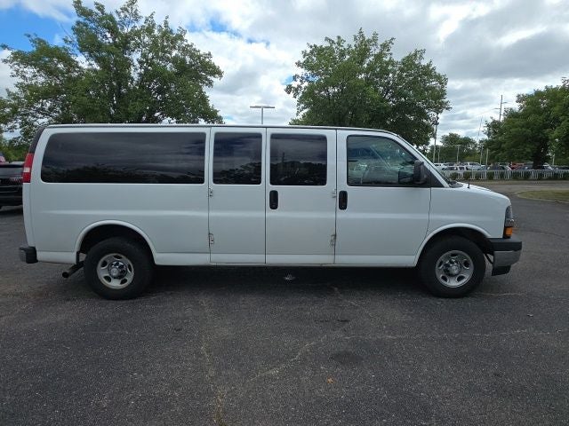 2017 Chevrolet Express 3500 LT Passenger