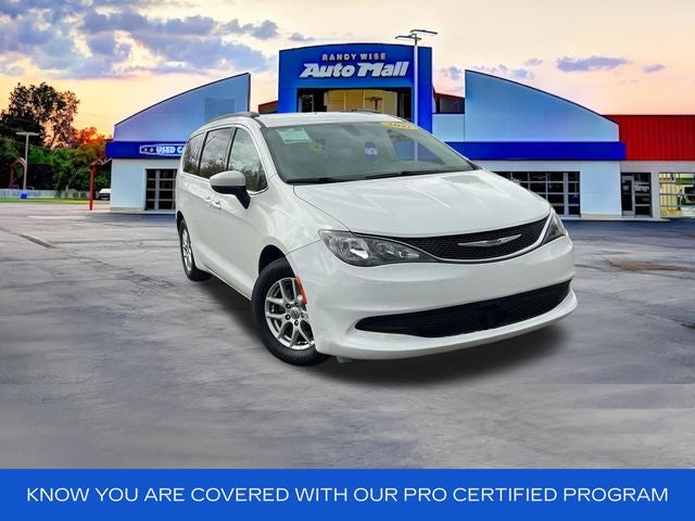 2021 Chrysler Voyager LXI's photo