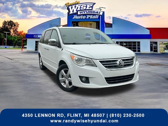 2014 Volkswagen Routan's photo