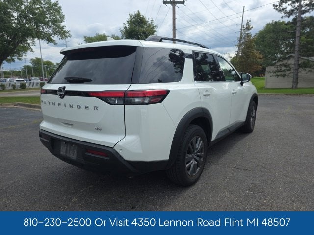 2024 Nissan Pathfinder SV