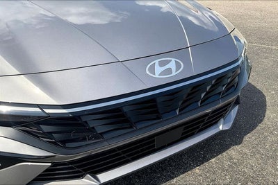 2025 Hyundai Elantra Hybrid Limited