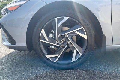 2025 Hyundai Elantra Hybrid Limited