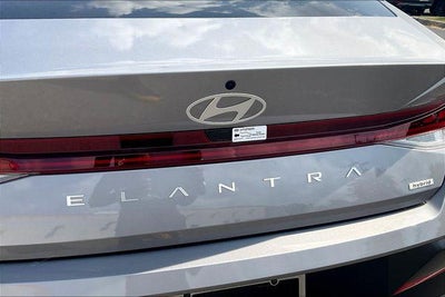 2025 Hyundai Elantra Hybrid Limited
