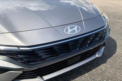 2025 Hyundai Elantra Hybrid Limited