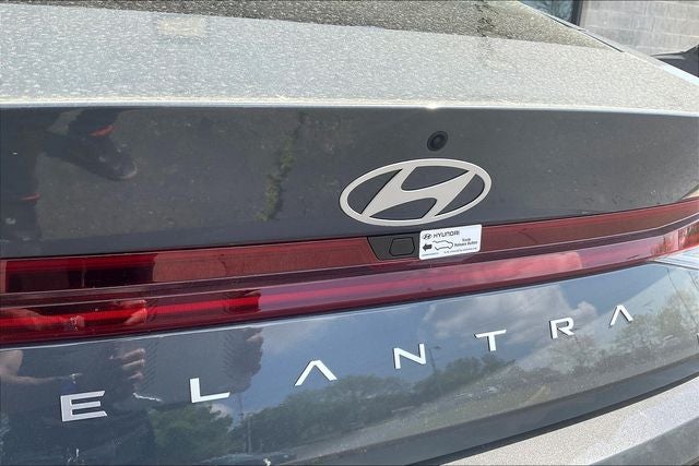 2025 Hyundai Elantra Hybrid Limited