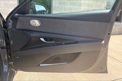 2025 Hyundai Elantra Hybrid Limited