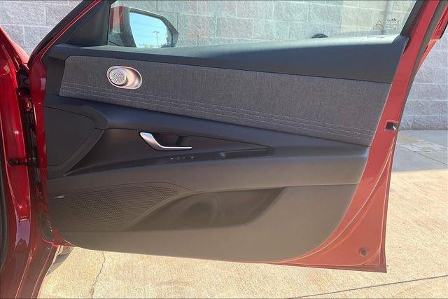 2025 Hyundai Elantra Hybrid Limited