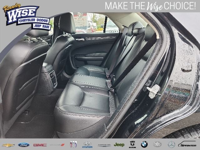 2022 Chrysler 300 Touring