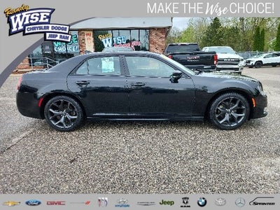 2022 Chrysler 300 Touring