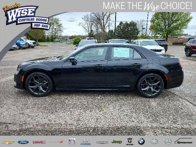 2022 Chrysler 300 Touring