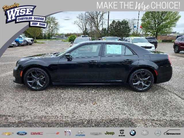 2022 Chrysler 300 Touring