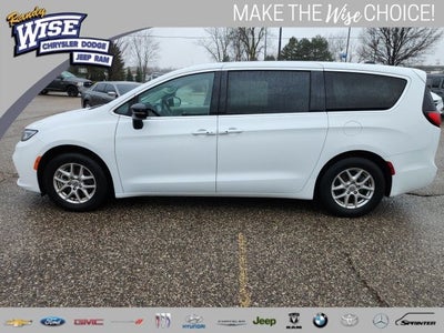 2024 Chrysler Pacifica Touring L