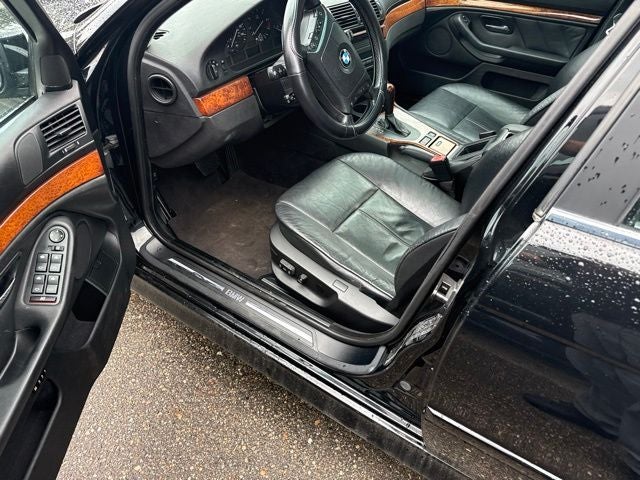 2001 BMW 5 Series 530i
