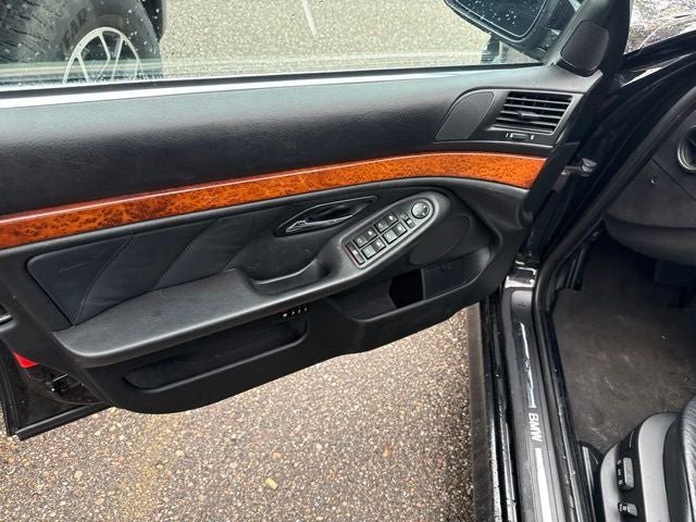 2001 BMW 5 Series 530i