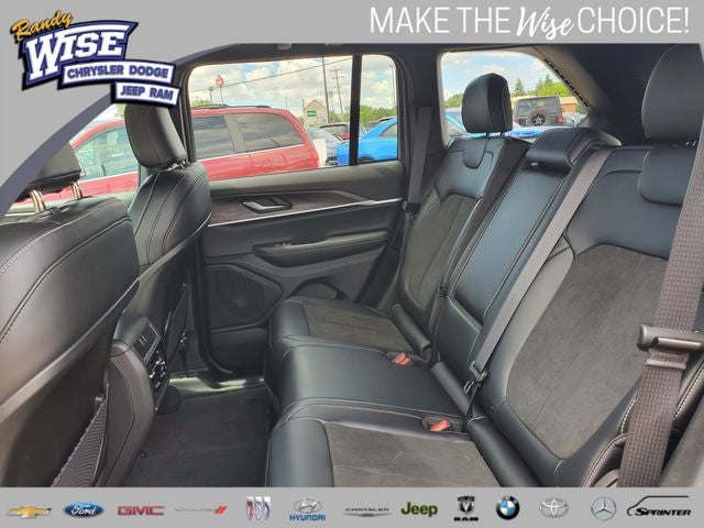 2026 Jeep Grand Cherokee GRAND CHEROKEE LAREDO ALTITUDE 4X4