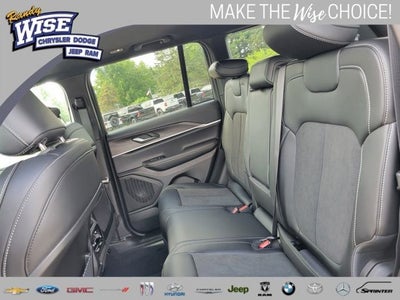 2026 Jeep Grand Cherokee GRAND CHEROKEE LAREDO ALTITUDE 4X4