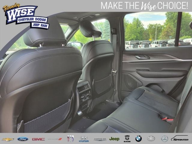 2026 Jeep Grand Cherokee GRAND CHEROKEE LAREDO ALTITUDE 4X4