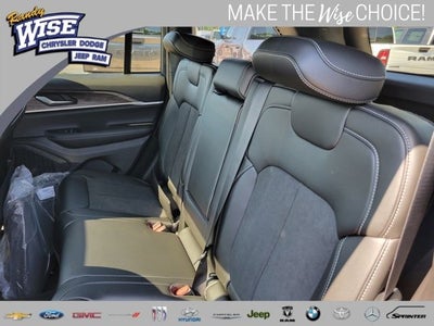 2026 Jeep Grand Cherokee GRAND CHEROKEE LAREDO ALTITUDE 4X4