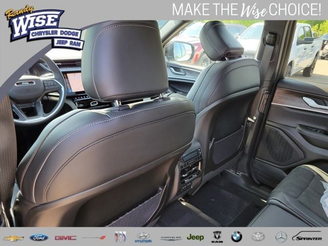 2026 Jeep Grand Cherokee GRAND CHEROKEE L LAREDO ALTITUDE 4X4