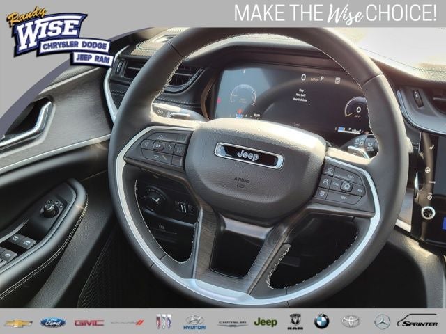 2026 Jeep Grand Cherokee GRAND CHEROKEE L LAREDO ALTITUDE 4X4