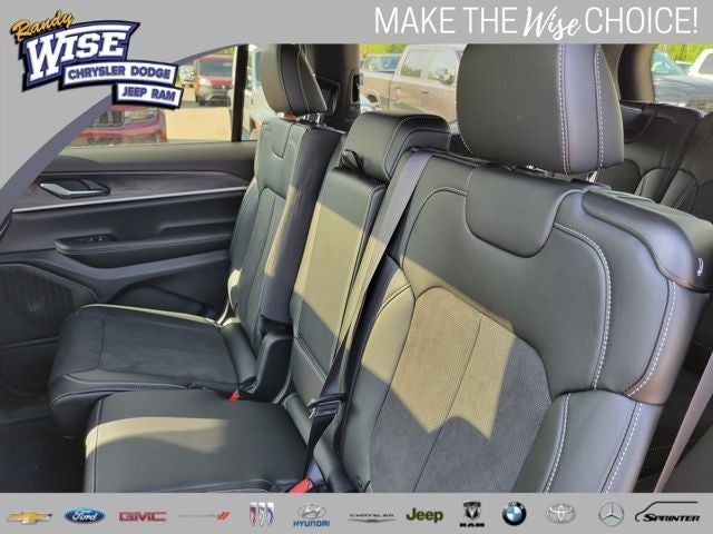 2026 Jeep Grand Cherokee GRAND CHEROKEE L LAREDO ALTITUDE 4X4