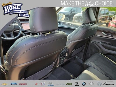 2026 Jeep Grand Cherokee GRAND CHEROKEE L LAREDO ALTITUDE 4X4