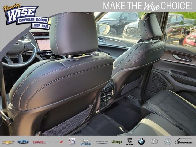 2026 Jeep Grand Cherokee GRAND CHEROKEE L LAREDO ALTITUDE 4X4