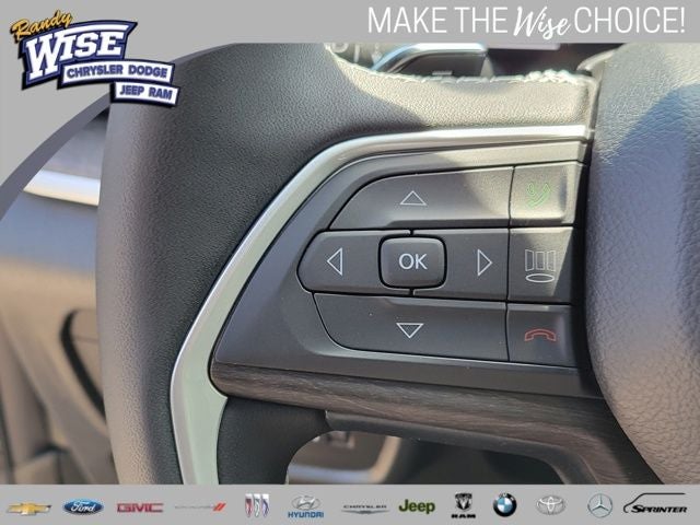 2026 Jeep Grand Cherokee GRAND CHEROKEE L LAREDO ALTITUDE 4X4