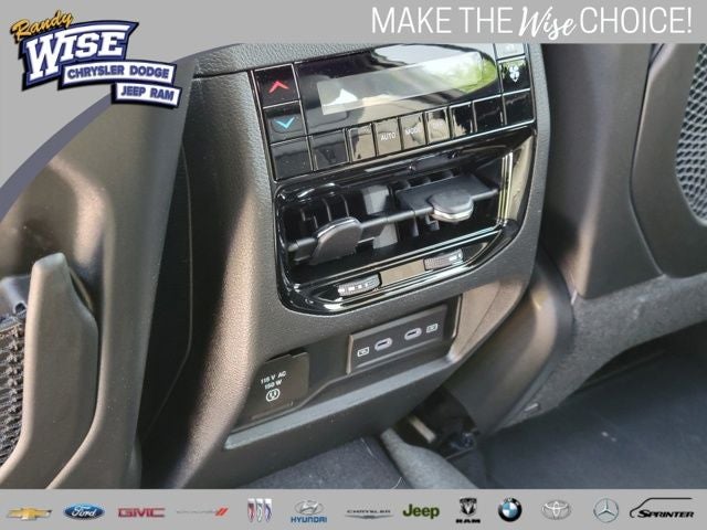 2026 Jeep Grand Cherokee GRAND CHEROKEE L LAREDO ALTITUDE 4X4