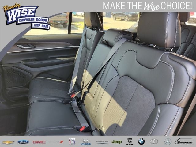 2026 Jeep Grand Cherokee GRAND CHEROKEE L LAREDO ALTITUDE 4X4