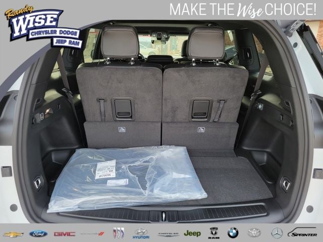 2026 Jeep Grand Cherokee GRAND CHEROKEE L LAREDO ALTITUDE 4X4