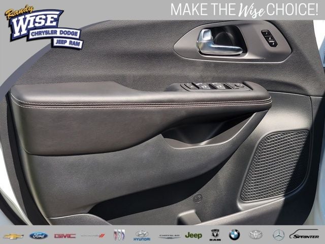 2027 Chrysler Pacifica PACIFICA SELECT